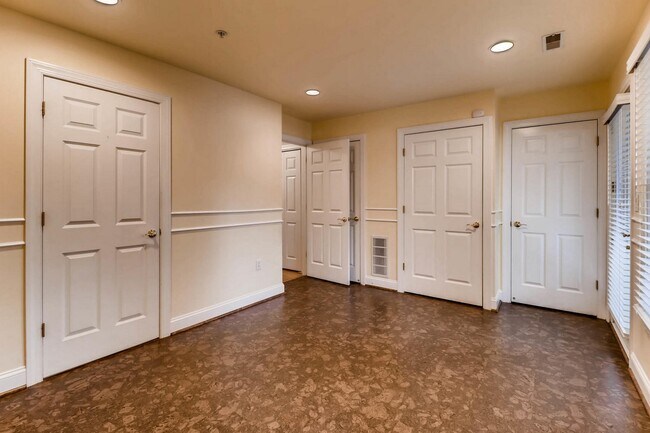 Building Photo - 1290 Harbor Island Walk
