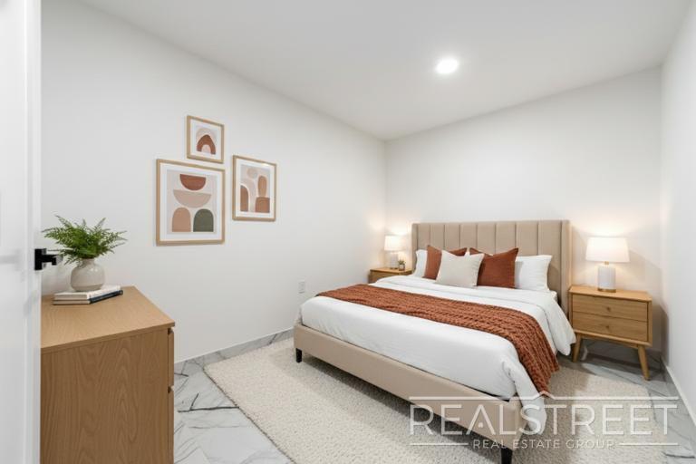 Building Photo - Jefferson