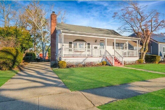 Building Photo - 113 Yoakum Ave