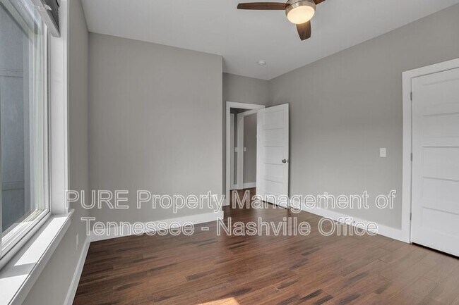 Building Photo - 3212A Lincoln Ave