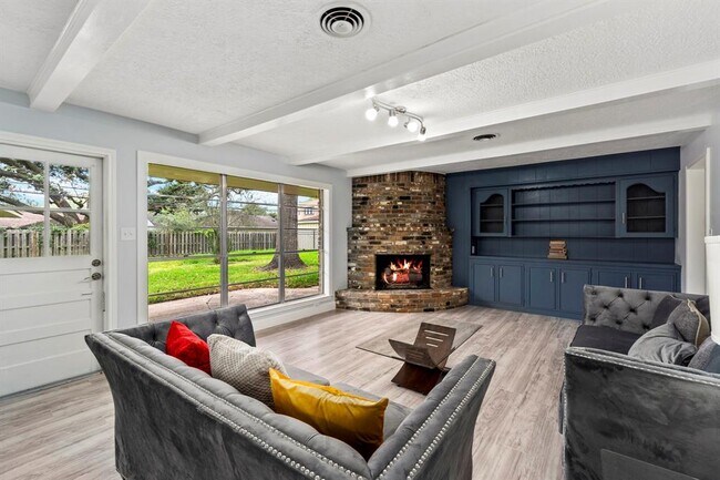 Building Photo - 5338 Rutherglenn Dr