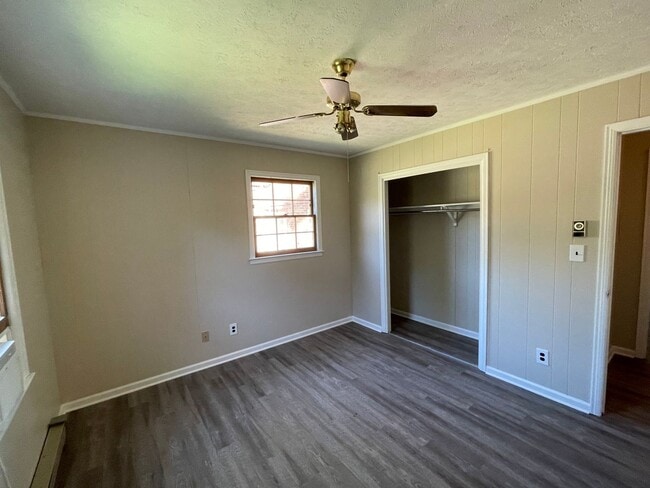 Building Photo - 1110-1112 Heath Ave