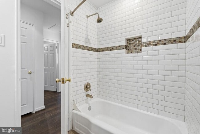 Building Photo - 3700 Emily St