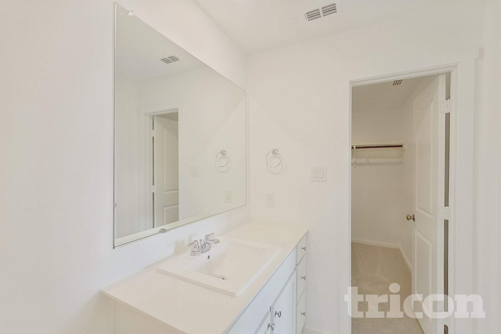 Building Photo - 831 Ginkgo Wy