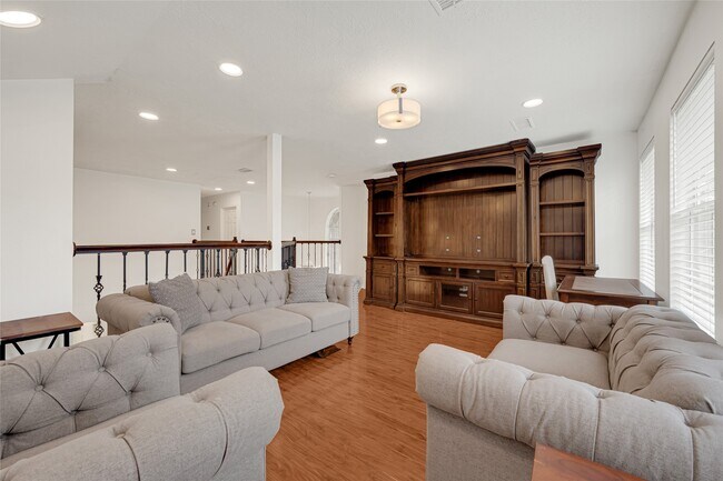 Building Photo - 8307 Summer Reef Dr