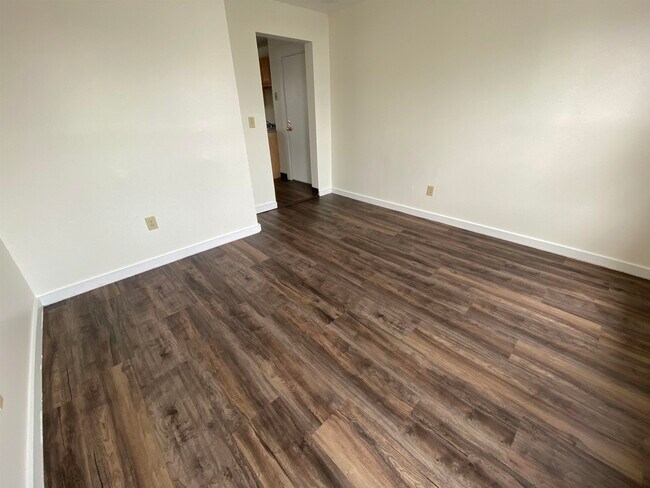 Building Photo - 143 Second St