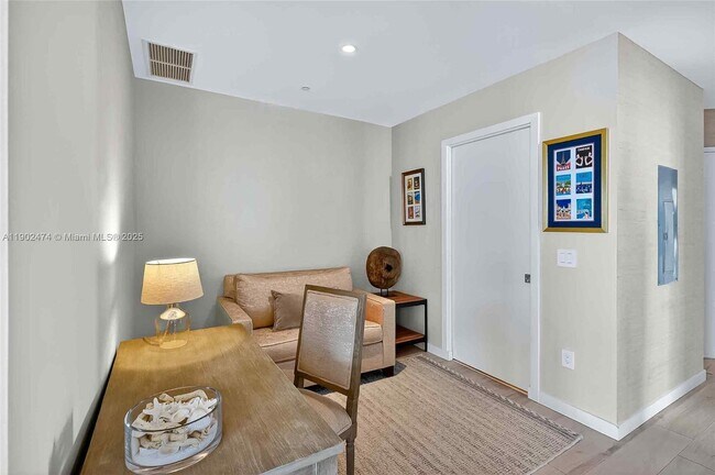 Building Photo - 480 NE 31st St