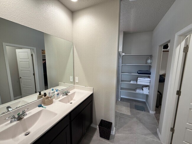 Building Photo - 10844 Caresso Lp SW