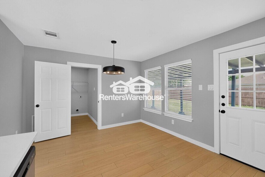 Building Photo - 2616 Mountain View Dr