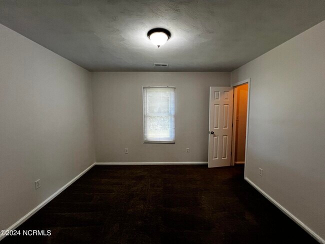 Building Photo - 1405 N Carolina Hwy 343 S