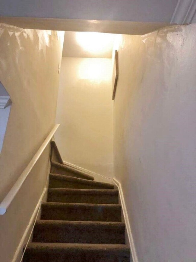 Building Photo - NICE 2 BEDROOM TOWNHOUSE IN LAKE EDWARDS
