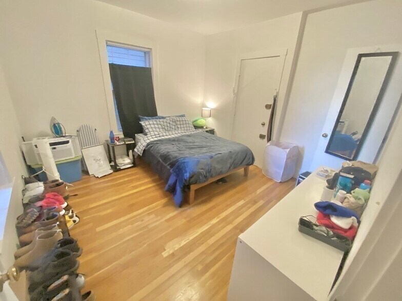 Building Photo - 248 Brookline St