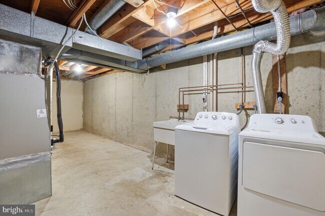 Building Photo - 9713 Waterline Dr