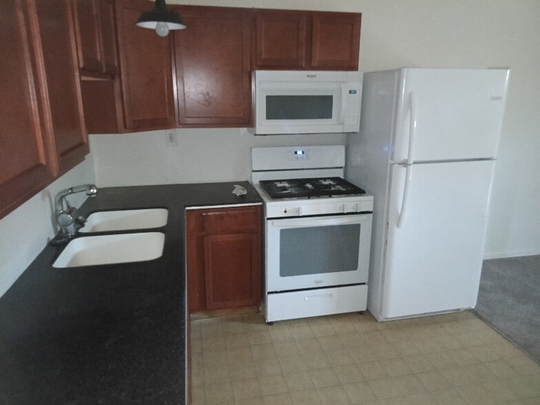 Building Photo - 1122 Bird St