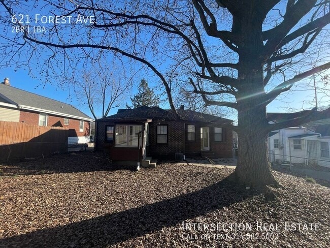 Building Photo - 621 Forest Ave