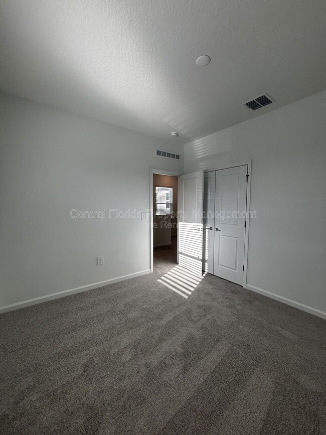 Building Photo - 7429 Ivy Tendril Ave