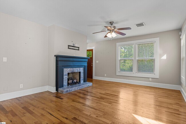 Building Photo - 309 Briarcliff Dr