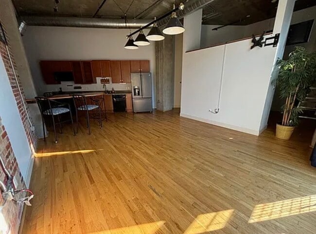Building Photo - 2500 Walnut St