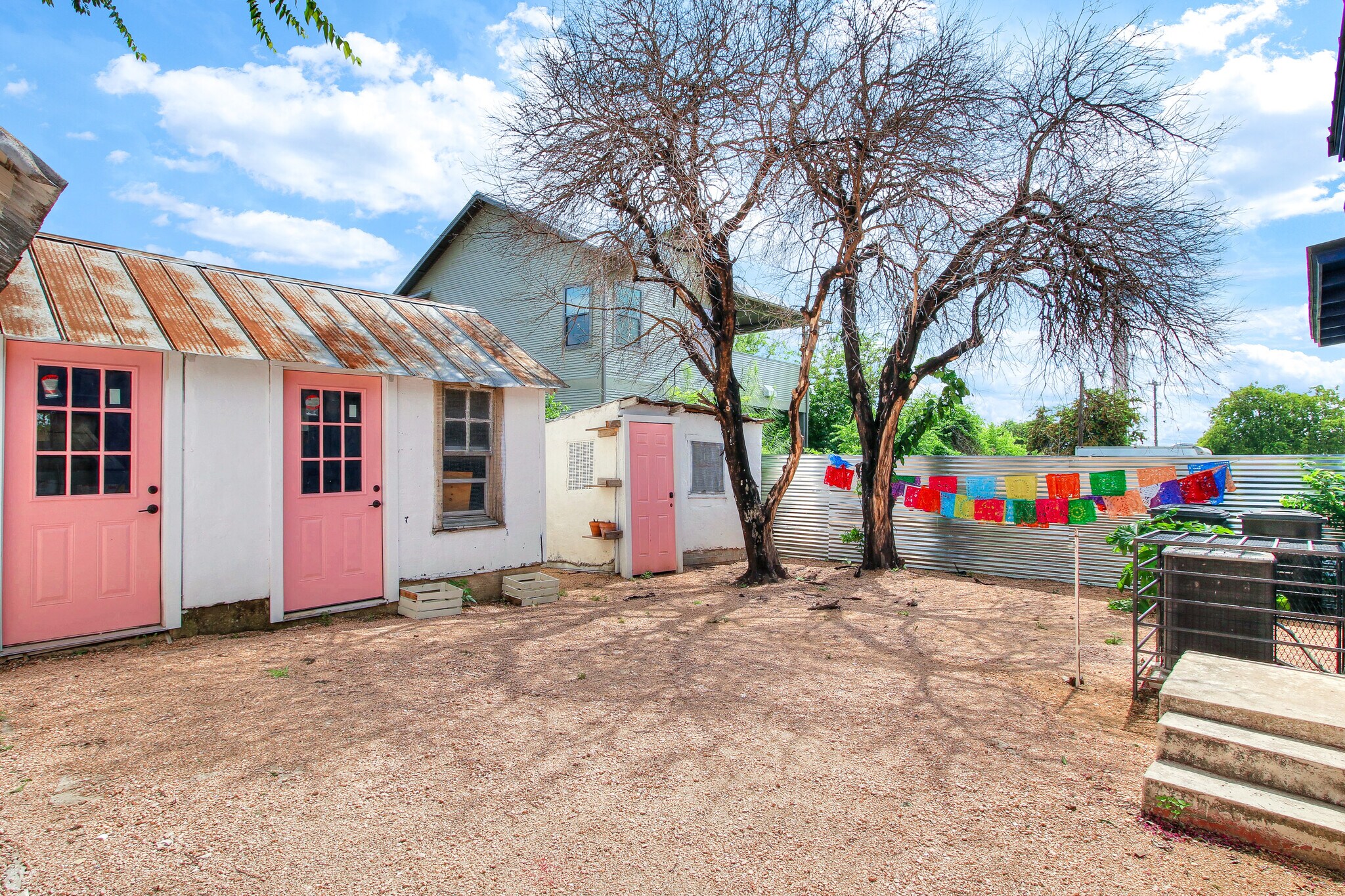 Building Photo - 120 Shadrach St