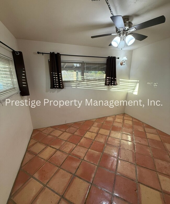 Building Photo - 3BD 2BA Waiting for You to Call Home!!