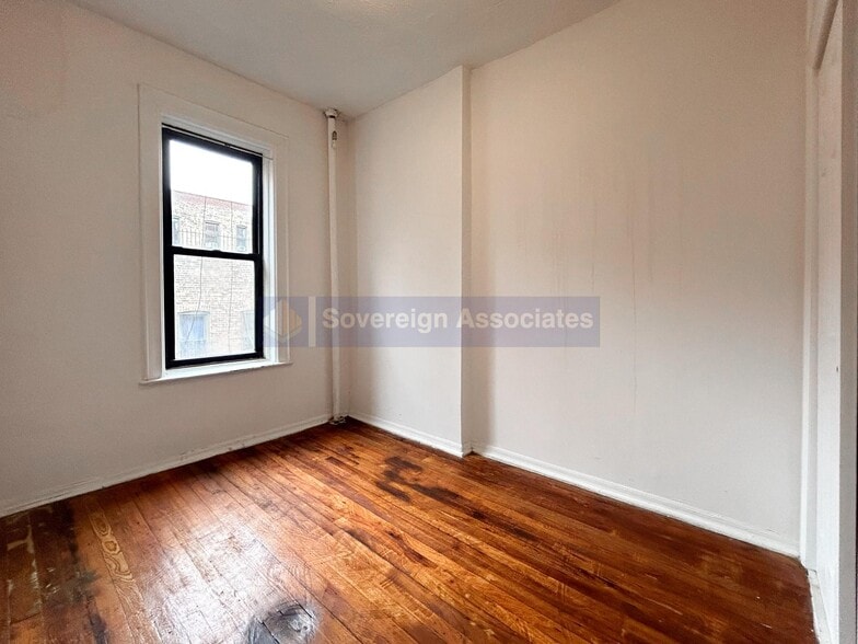 Building Photo - 3139 Broadway