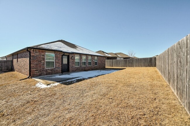 Building Photo - Gorgeous 4 Bed 2 Bath Home in Heart Of Mustang!!