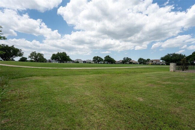 Building Photo - 152 Limestone Dr