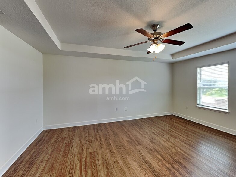 Building Photo - 2043 Pirie Pl