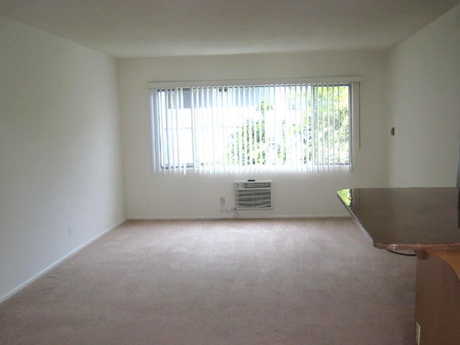 Building Photo - 13203 Moorpark St