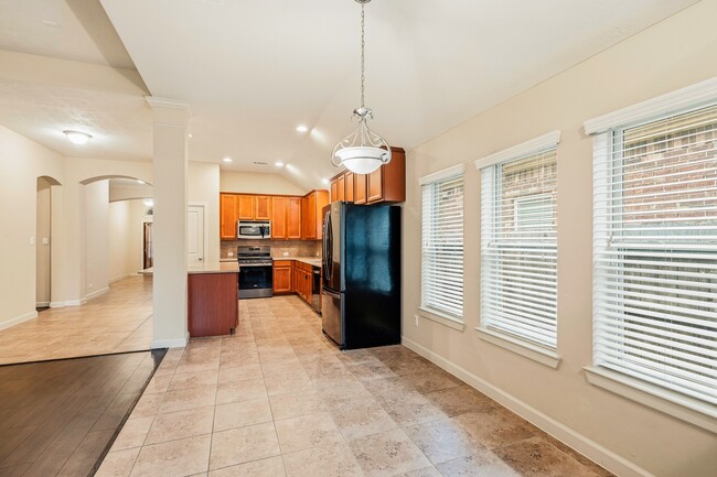 Building Photo - 18315 E Willow Oak Bend Dr