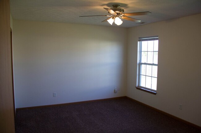 Building Photo - 3955 Druze Ave