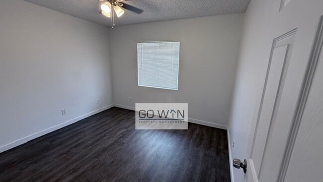 Building Photo - 4 Bed/ 2 Bath - House W/ Large Backyard