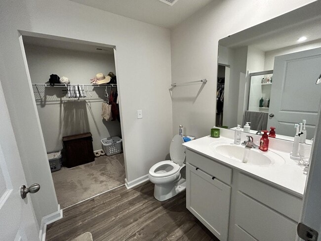 Building Photo - 132 Queens Mill Ct