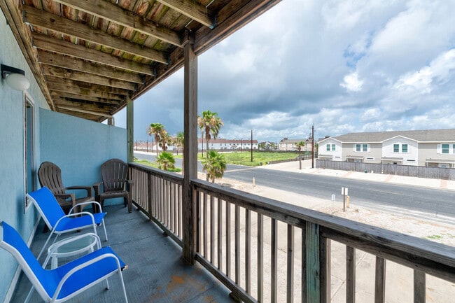 Building Photo - 15010 Leeward Dr