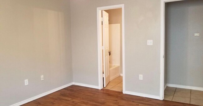 Building Photo - 602 N Bangor Ave