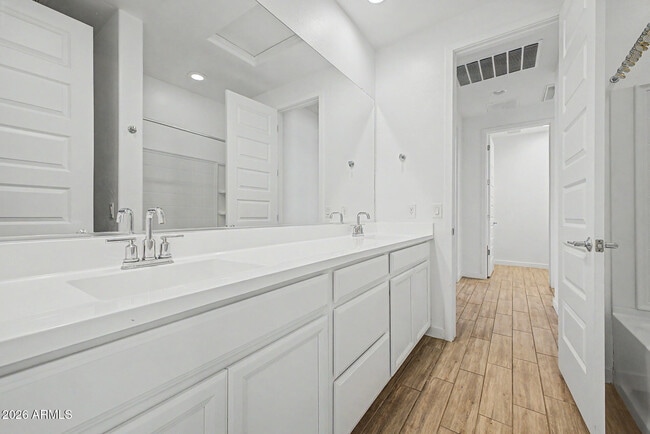 Building Photo - 21286 E Estrella Rd