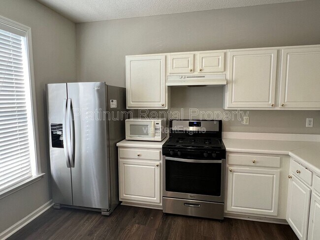 Building Photo - 1030 Kilmington Ct