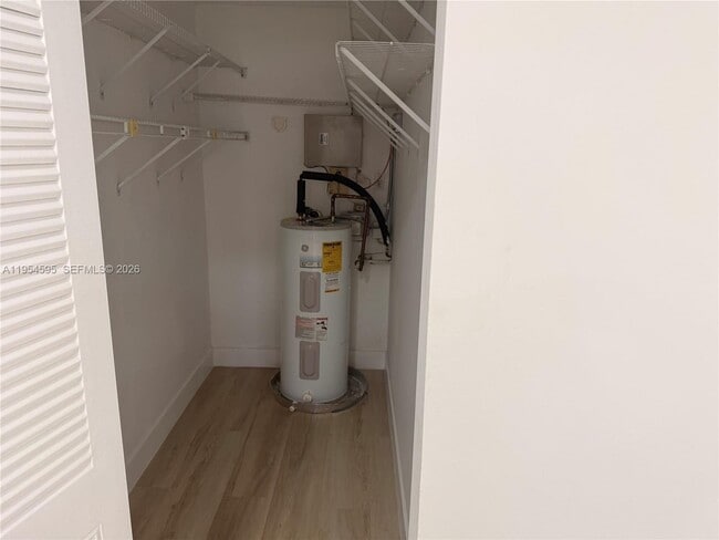 Building Photo - 100 SW 132nd Way