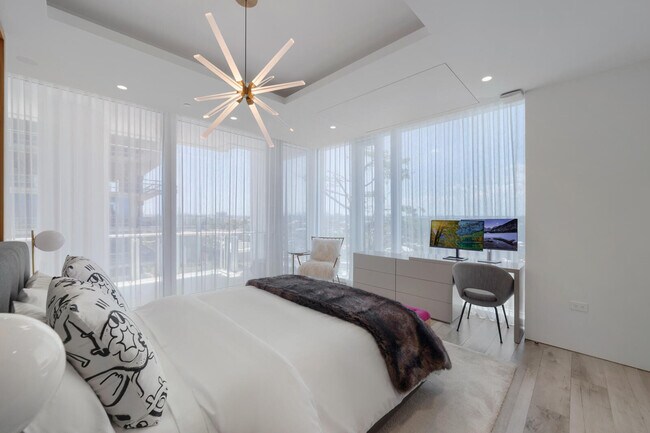 Building Photo - 9001 Collins Ave