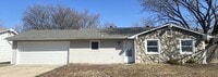 Building Photo - 3 bedroom 2 bathroom home