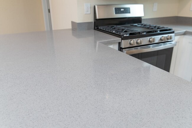 Building Photo - Recently Remolded Unit  2 bed/1 bath in South Salinas