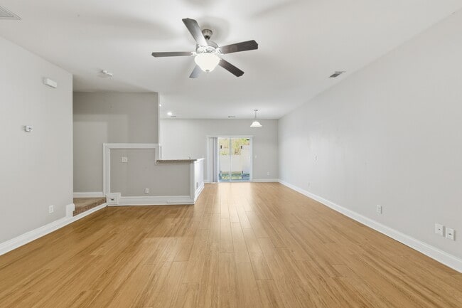 Building Photo - 240 Canyon Oak Loop