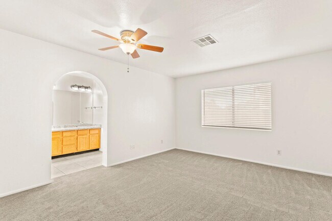 Building Photo - 7309 W Canterbury Dr