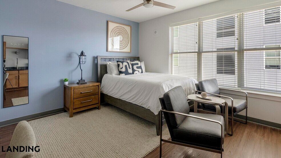 Building Photo - 302 13th St S