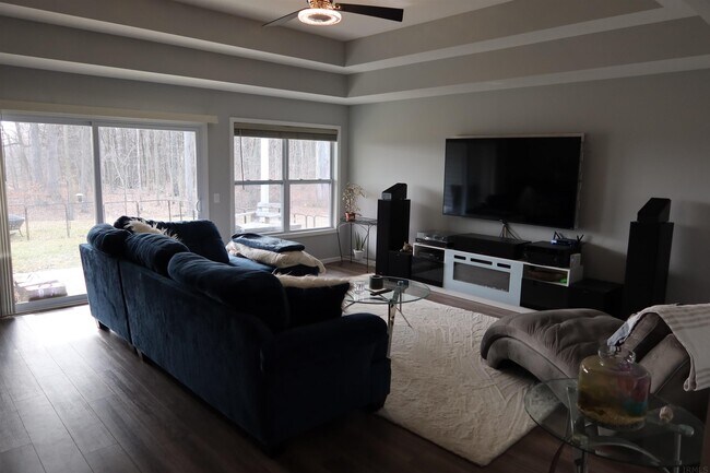 Building Photo - 7502 Accio Cv