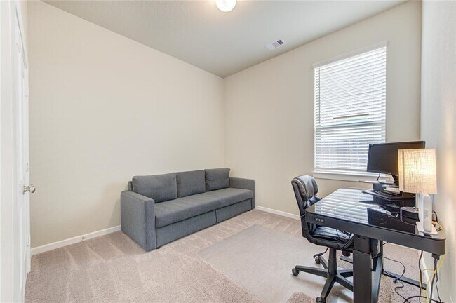 Building Photo - 6019 Bristlegrass Ln