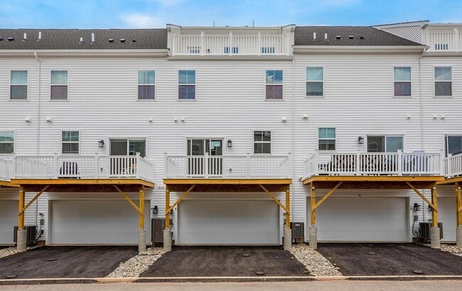 Building Photo - 7 Moran Pl