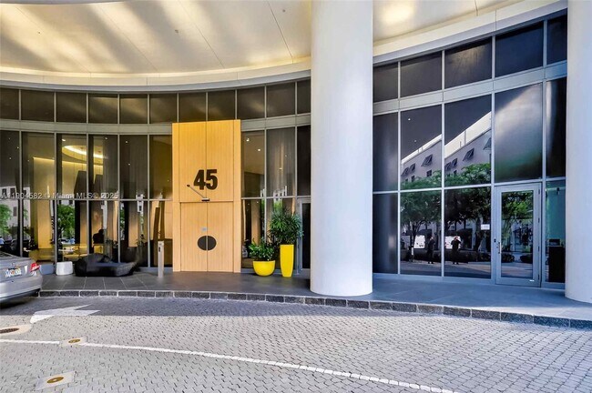 Building Photo - 45 SW 9th St