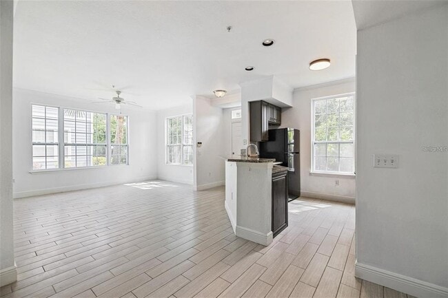 Building Photo - 5571 Rosehill Rd