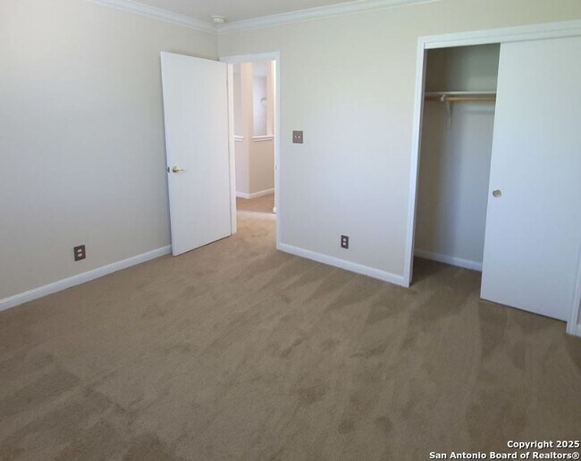 Building Photo - 3 Bedroom 2 Bath in Arborstone subd
